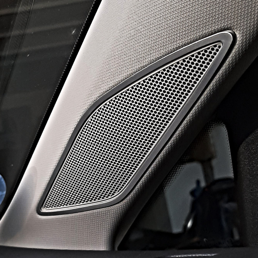 13. Decorative tweeter bezel