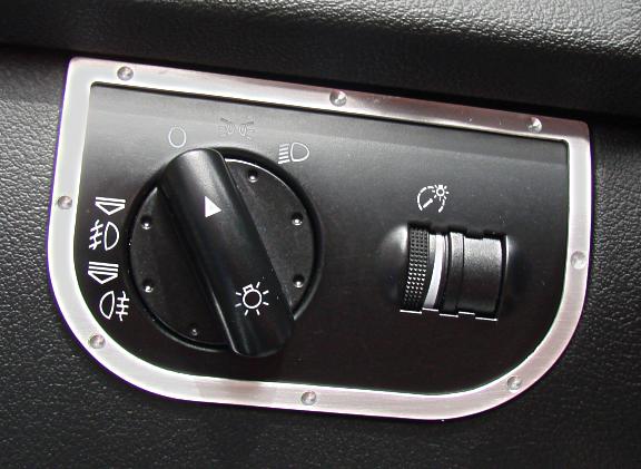 Decorative trim for light switch in TT design