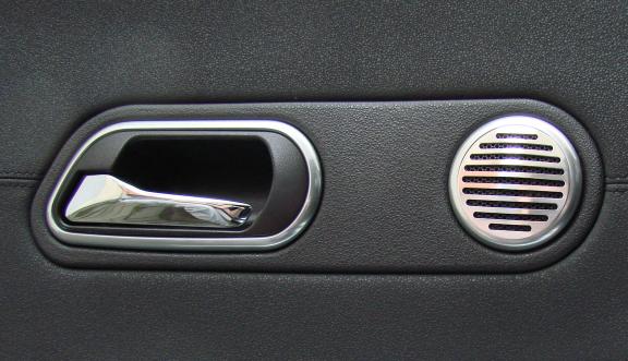 Tweeter, 2 decorative grilles