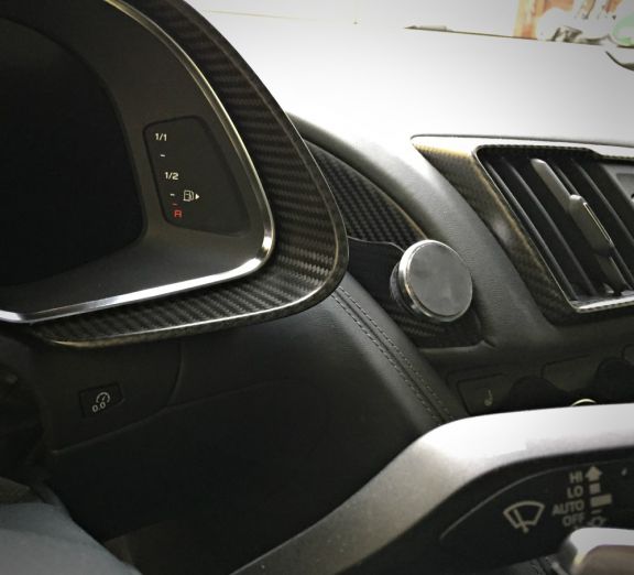 Magnetic holder with counterpart for all mobile phones