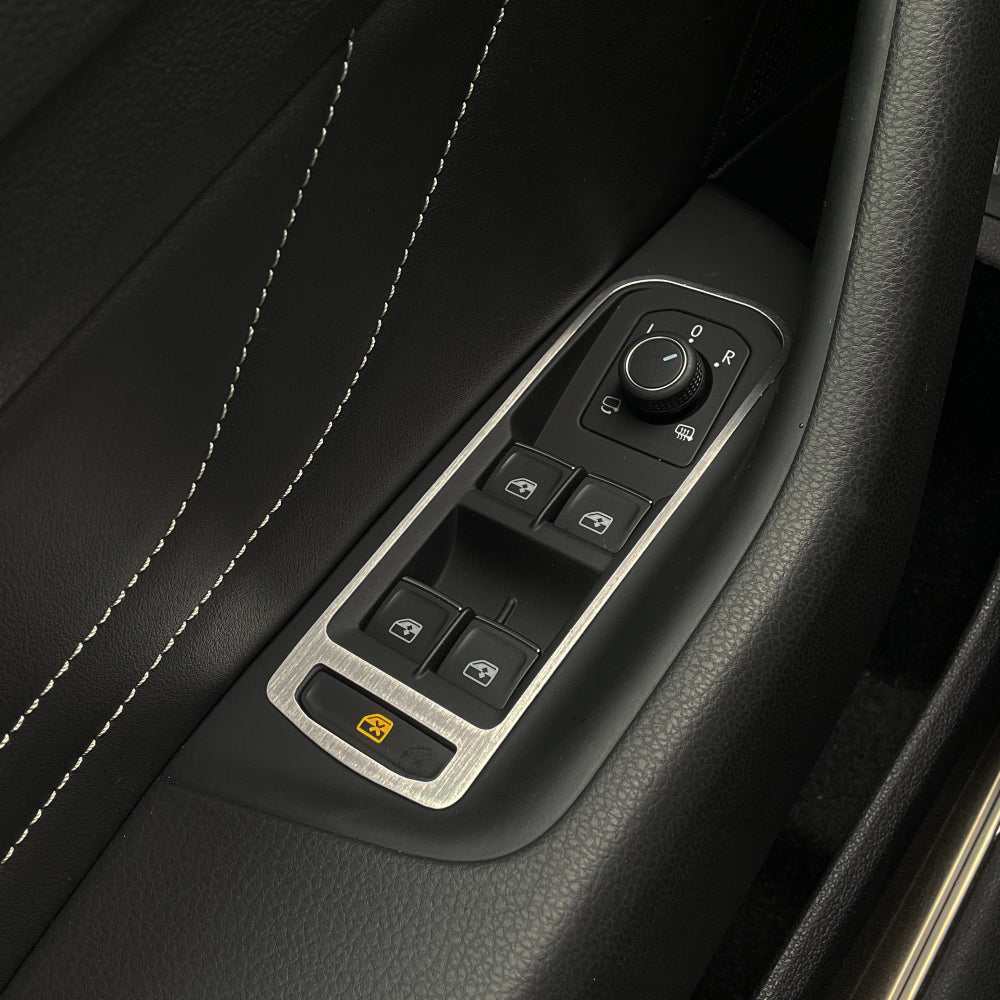 11. Zierrahmen Fensterheber vorne 2st.