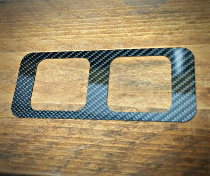 F599-010 Zierblende Echtcarbon Tanköffner