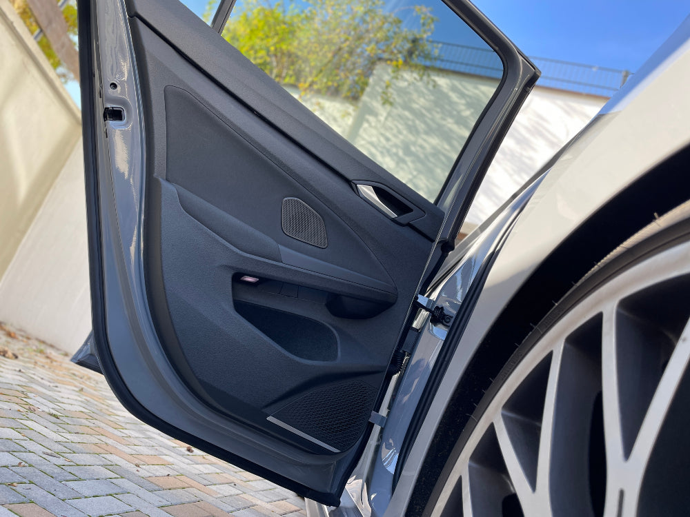 10a. Decorative trim for rear door speakers