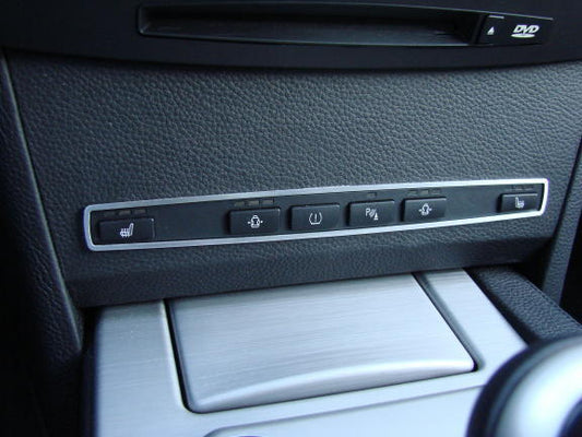 Zierrahmen Schalterleiste unter Radio