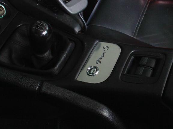 1 engine start button set in place of ashtray