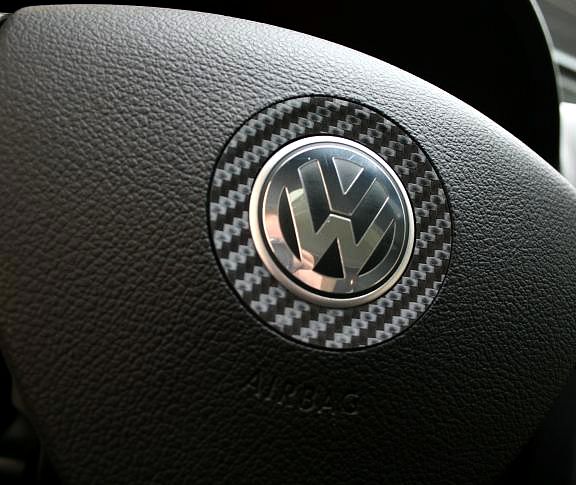 Carbon trim steering wheel center