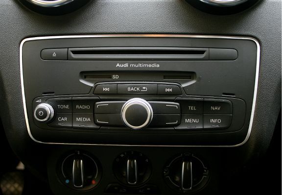 1 Aluminium Zierrahmen für Radio