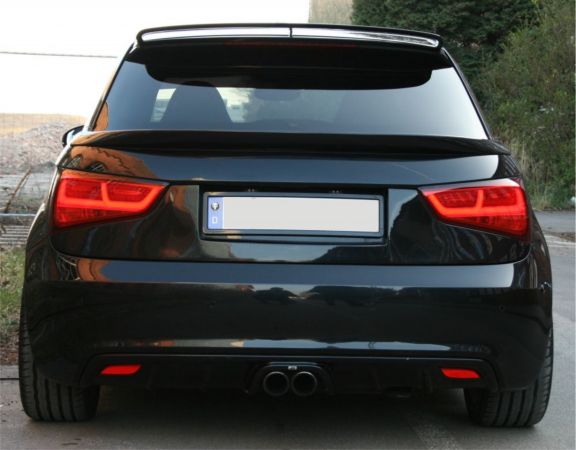 2x coating of the white areas of the taillight