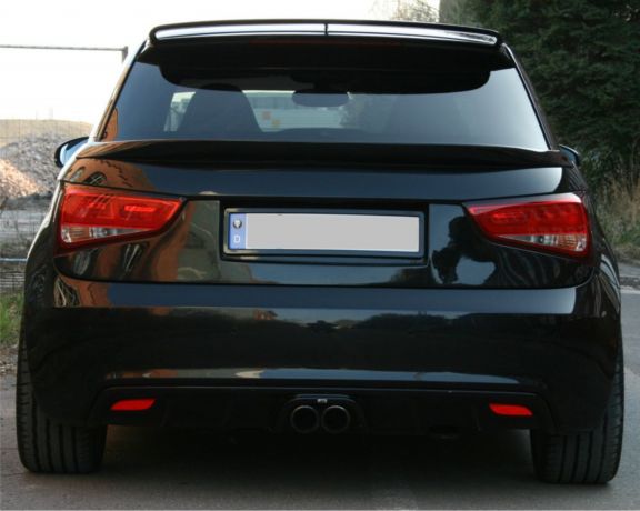 2x coating of the white areas of the taillight