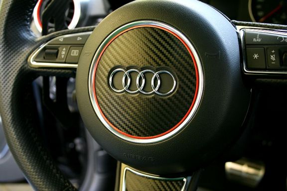 1 red aluminum ring, S1 steering wheel look
