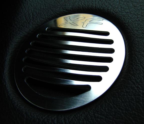Defroster nozzles, 2 complete, with decorative grille / engraving