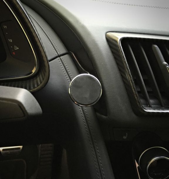 Magnetic holder with counterpart for all mobile phones
