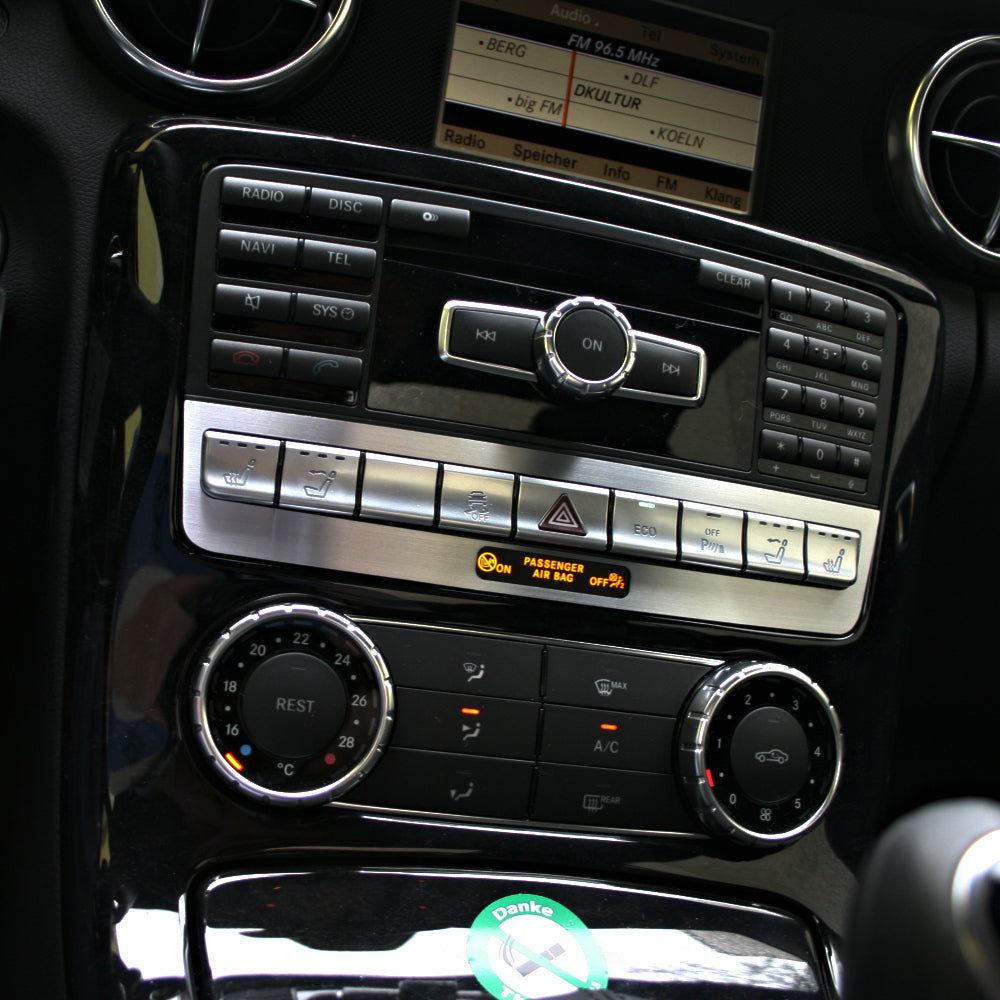 R172-019 :: Switch panel trim
