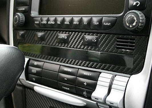 Carbondekor unter Radio