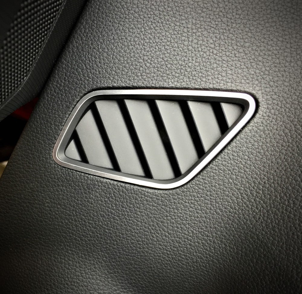 Q2005 :: 2 Defroster Trim Pieces