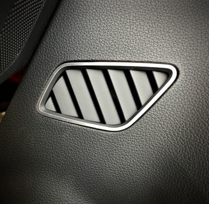 Q2005 :: 2 Defroster Trim Pieces