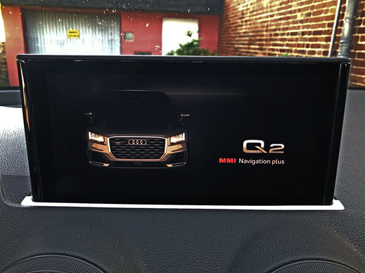Q2053 :: 1 Zierblende vor dem Display groß MMI Plus